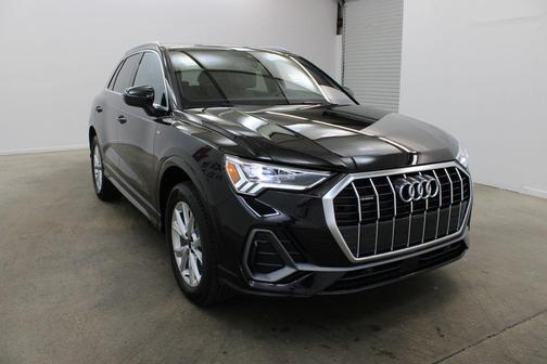 2025 Audi Q3 Premium 45 TFSI S line quattro Tiptronic