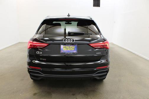 2025 Audi Q3 Premium 45 TFSI S line quattro Tiptronic