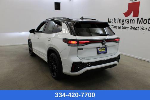 2026 Volkswagen Tiguan 2.0T SE R-Line Black