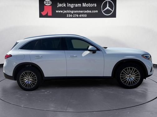 Polar White 2026 Mercedes-Benz GLC 300 Base