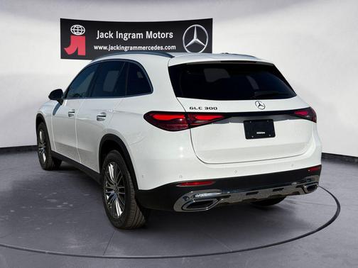 Polar White 2026 Mercedes-Benz GLC 300 Base