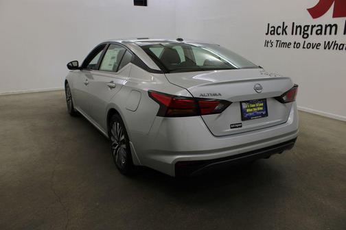 Brilliant Silver Metallic 2026 Nissan Altima 2.5 SV