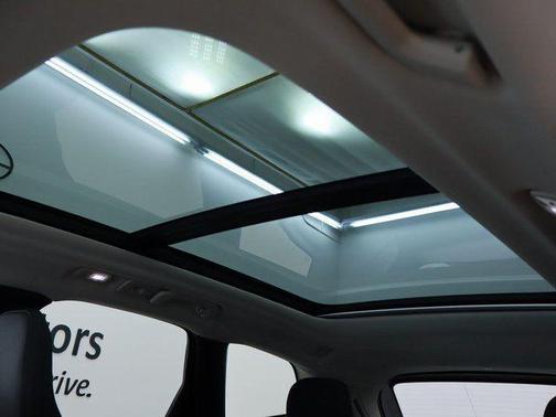 2024 Volvo XC60 Recharge Plug-In Hybrid T8 Plus Dark Theme
