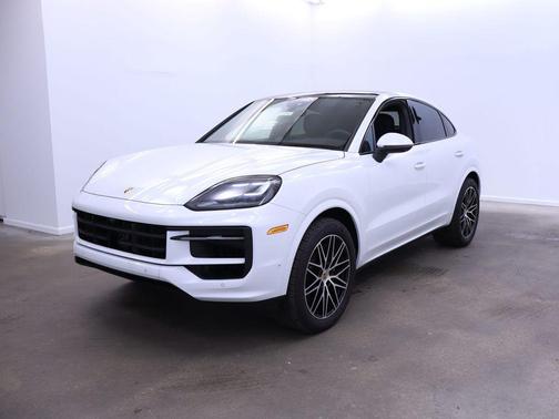 White 2024 Porsche Cayenne Cayenne