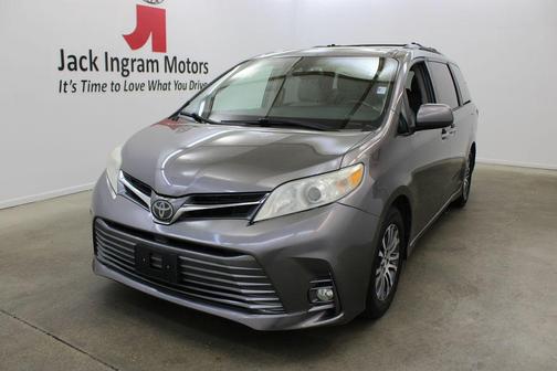 2019 Toyota Sienna XLE