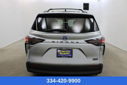 2025 Toyota Sienna XLE