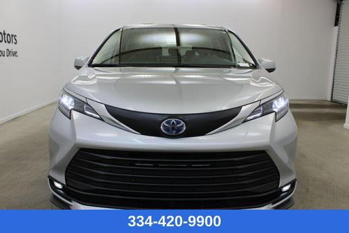 2025 Toyota Sienna XLE