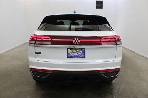 White Pearl 2026 Volkswagen Atlas Cross Sport 2.0T SE w/Technology