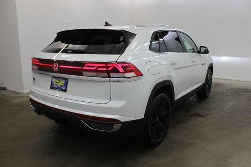 White Pearl 2026 Volkswagen Atlas Cross Sport 2.0T SE w/Technology