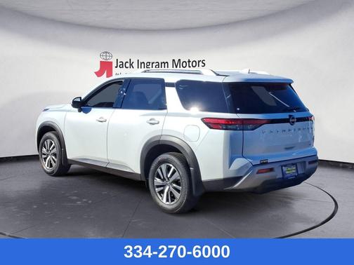 2025 Nissan Pathfinder SL FWD