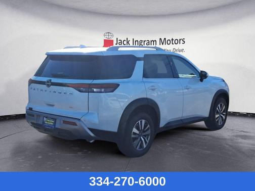 2025 Nissan Pathfinder SL FWD