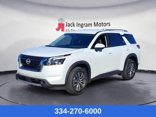 2025 Nissan Pathfinder SL FWD