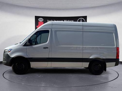 2025 Mercedes-Benz Sprinter 2500 Standard Roof