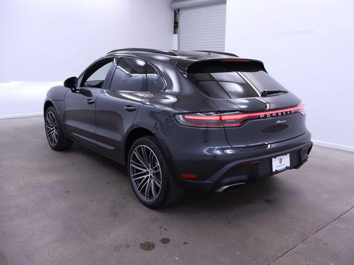 2025 Porsche Macan