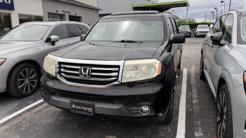 Crystal Black Pearl 2015 Honda Pilot SE