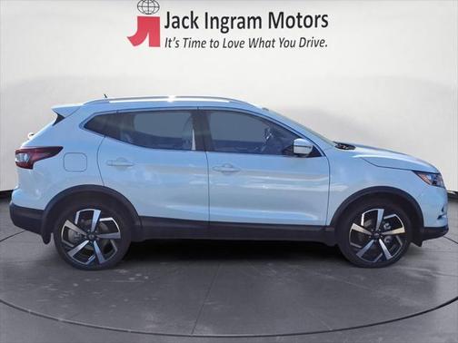 2022 Nissan Rogue Sport SL