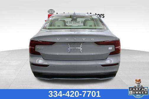 2024 Volvo S60 Recharge Plug-In Hybrid T8 Ultimate Dark Theme