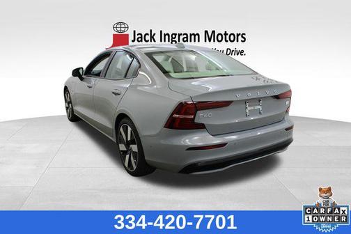 2024 Volvo S60 Recharge Plug-In Hybrid T8 Ultimate Dark Theme