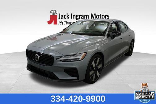 2024 Volvo S60 Recharge Plug-In Hybrid T8 Ultimate Dark Theme
