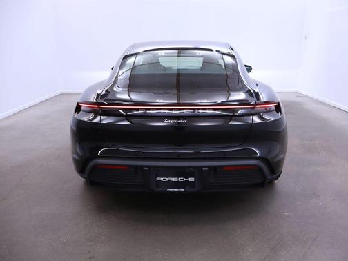 2024 Porsche Taycan 
