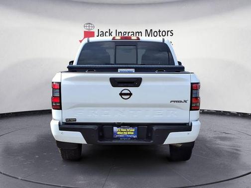 2022 Nissan Frontier PRO-X