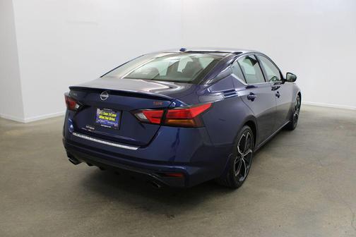 2023 Nissan Altima SR FWD