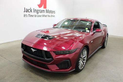 Molten Magenta Metallic Tri-coat 2025 Ford Mustang GT Premium