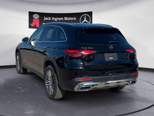 2026 Mercedes-Benz GLC 300 Base