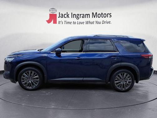2022 Nissan Pathfinder SL 2WD