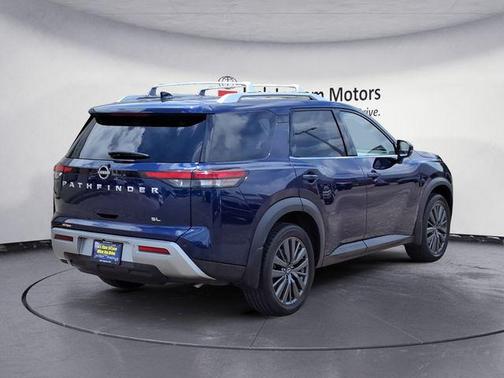 2022 Nissan Pathfinder SL 2WD