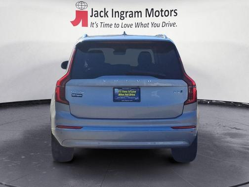 2025 Volvo XC90 B5 Plus 7-Seater