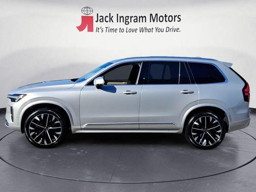 2025 Volvo XC90 B5 Plus 7-Seater