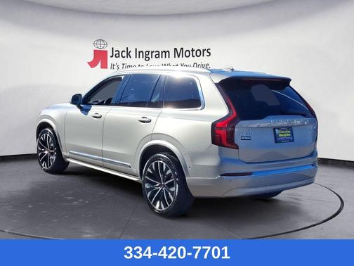 2025 Volvo XC90 B5 Plus 7-Seater