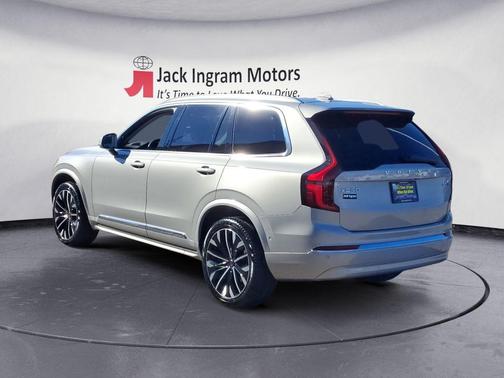 2025 Volvo XC90 B5 Plus 7-Seater