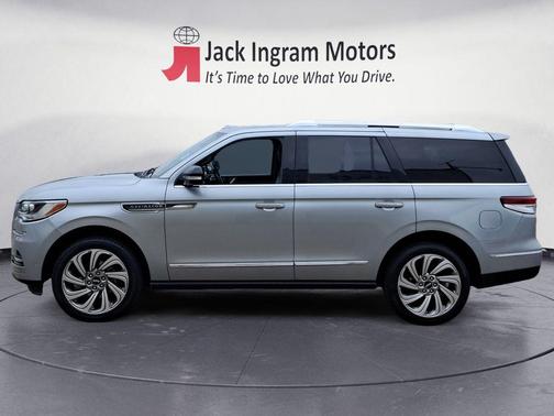 2023 Lincoln Navigator Reserve