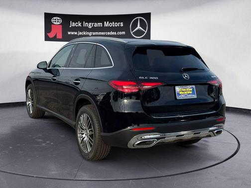 2026 Mercedes-Benz GLC 300 4MATIC