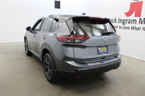 Gun Met 2026 Nissan Rogue SV