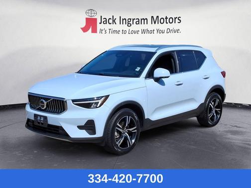 2024 Volvo XC40 B5 Core