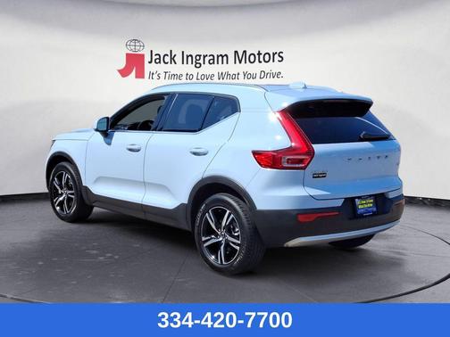 2024 Volvo XC40 B5 Core