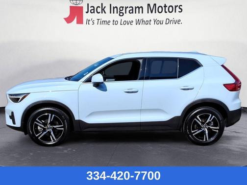 2024 Volvo XC40 B5 Core