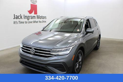 Platinum Gray Metallic 2022 Volkswagen Tiguan 2.0T SE