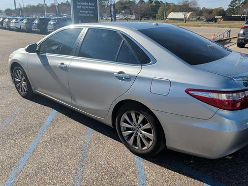 2016 Toyota Camry XLE