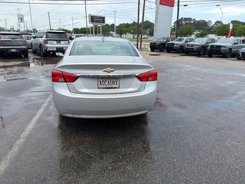 Silver Ice Metallic 2018 Chevrolet Impala 1LS