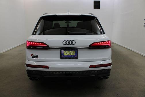 2026 Audi SQ7 4.0T Premium Plus