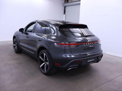 2025 Porsche Macan