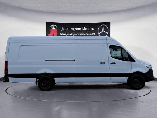 Arctic White 2026 Mercedes-Benz Sprinter 2500 High Roof