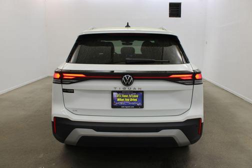 2025 Volkswagen Tiguan 2.0T SE