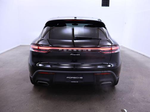 2024 Porsche Macan 