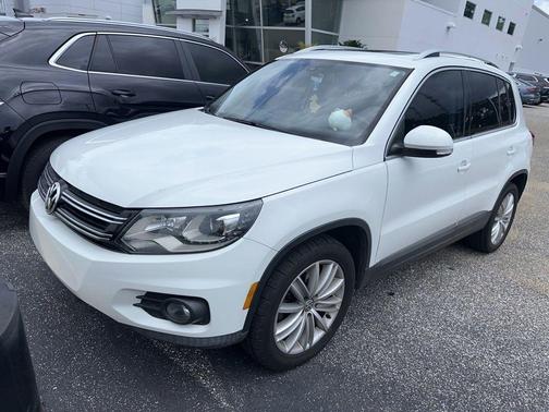 Pure White 2016 Volkswagen Tiguan SE