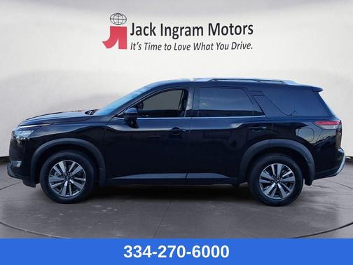 2025 Nissan Pathfinder SL FWD